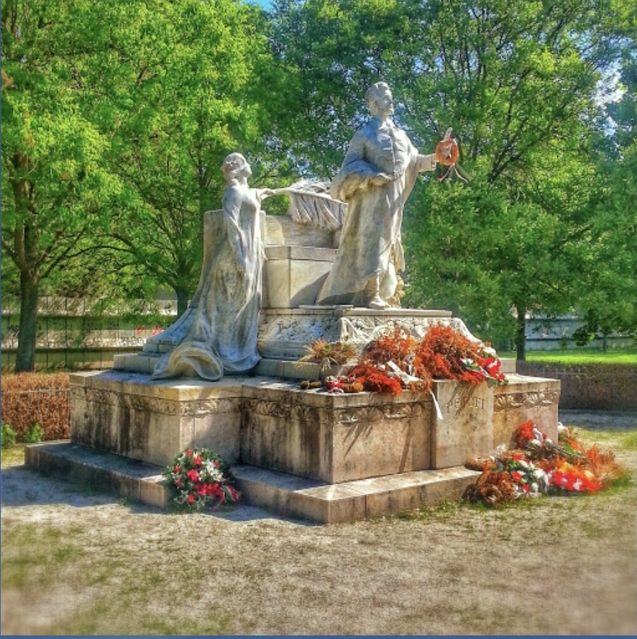 페퇴피 샨도르 시인 기념비