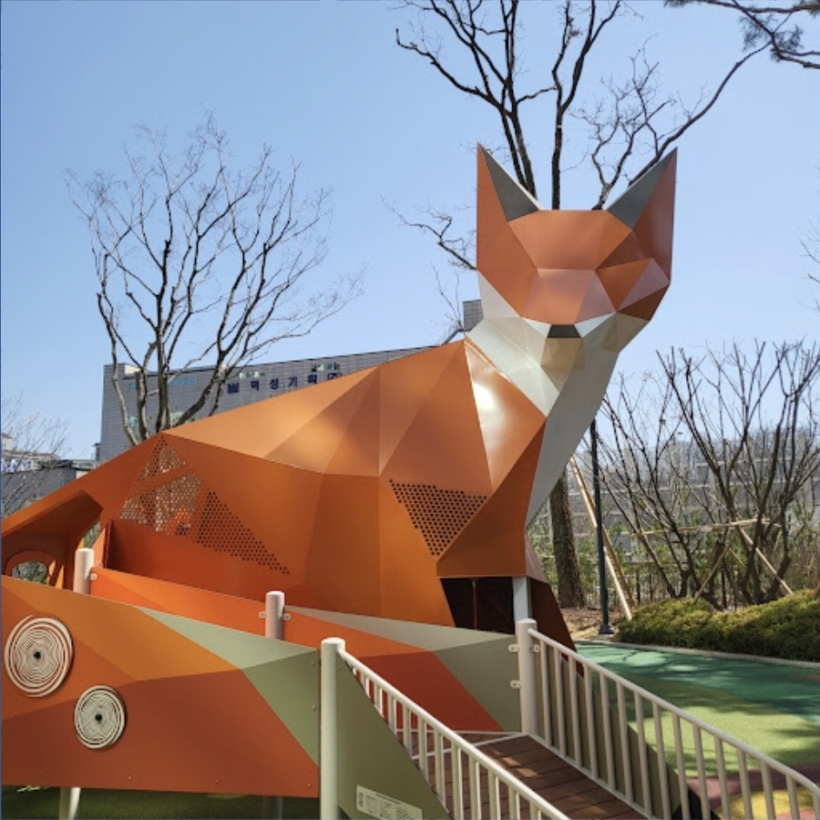 가을 숲의 여우